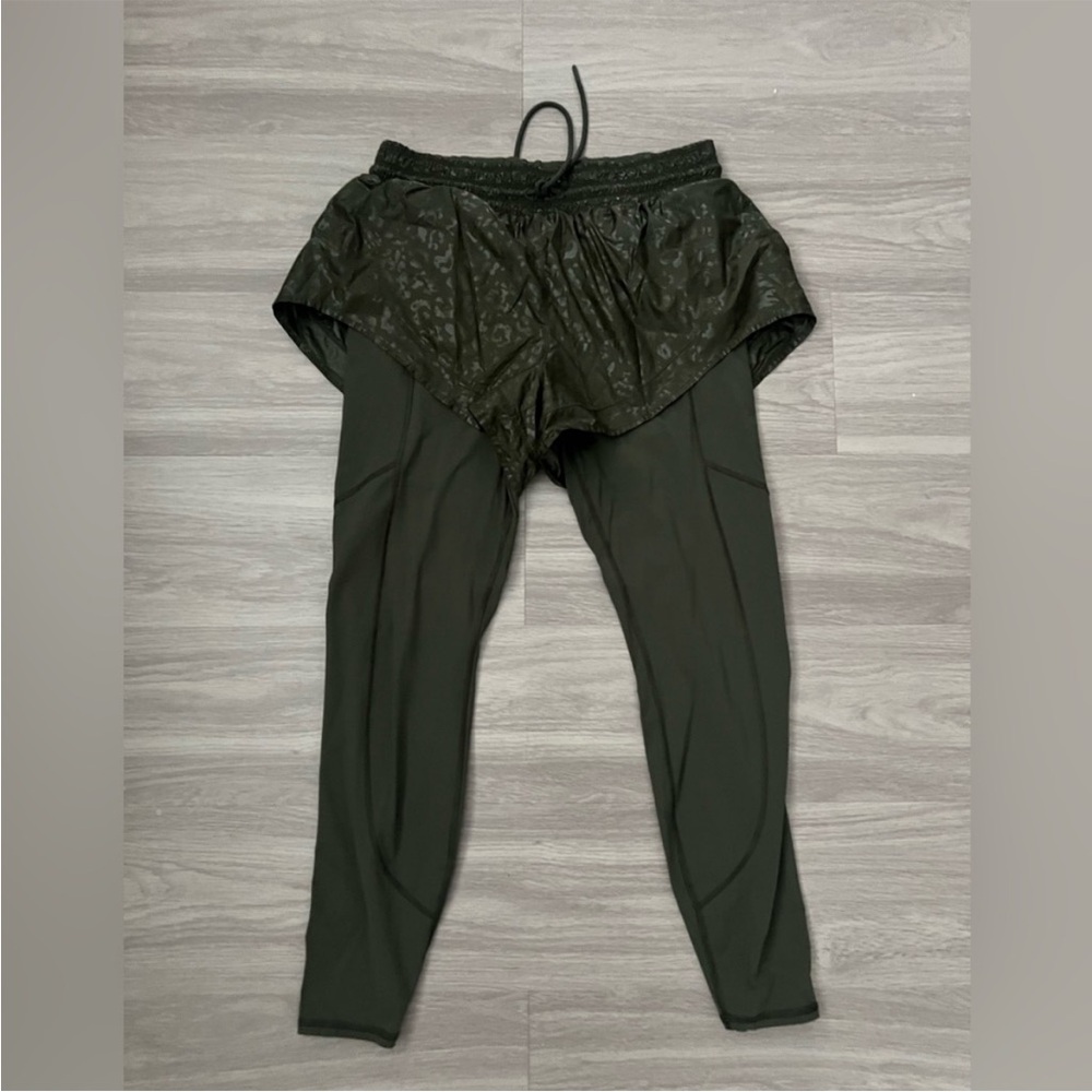 Athleta Rainier 2-in-1 Running Tights M Olive Green Leopard Print Shorts Legging